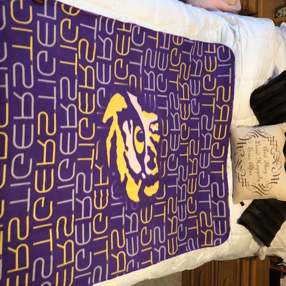 LOGO by Lori Goldstein Other L Su Tiger Logo Eye Purple And Gold